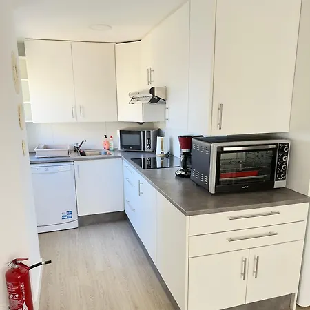 Apartment Quiet Near *